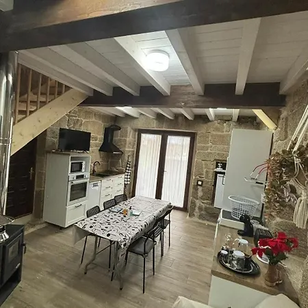 Aturuxo, Casa Dos Mestres * Trasmiras