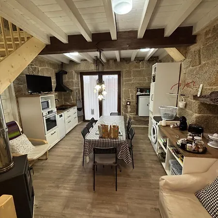 Aturuxo, Casa Dos Mestres * Trasmiras