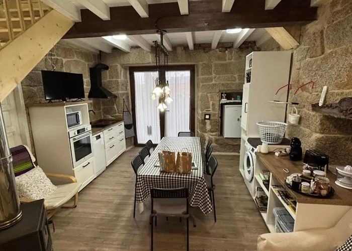 Aturuxo, Casa Dos Mestres * Trasmiras