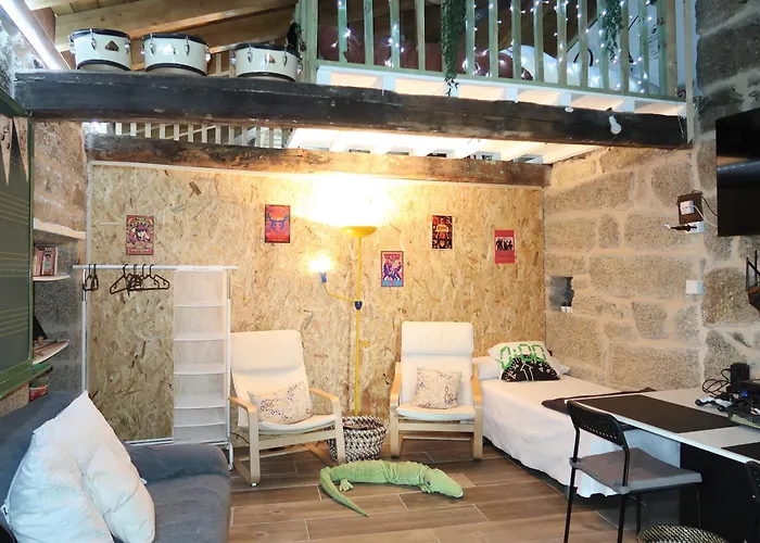 Aturuxo, Casa Dos Mestres * Trasmiras